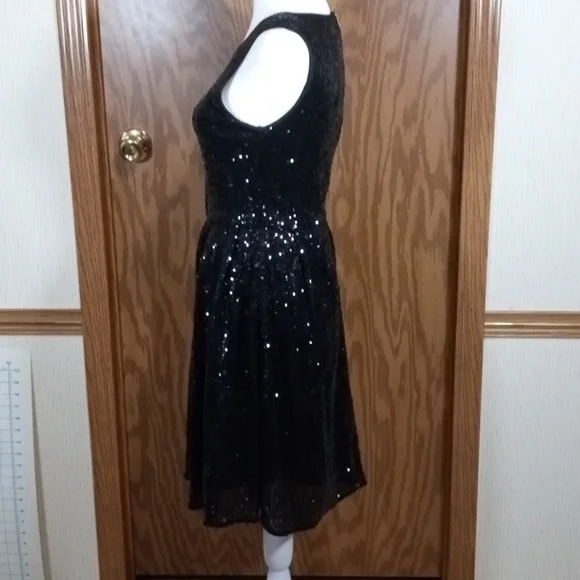 Formal, cocktail dress,party,clubbing, fit and flare, anniversary, seq… - Picture 3 of 9